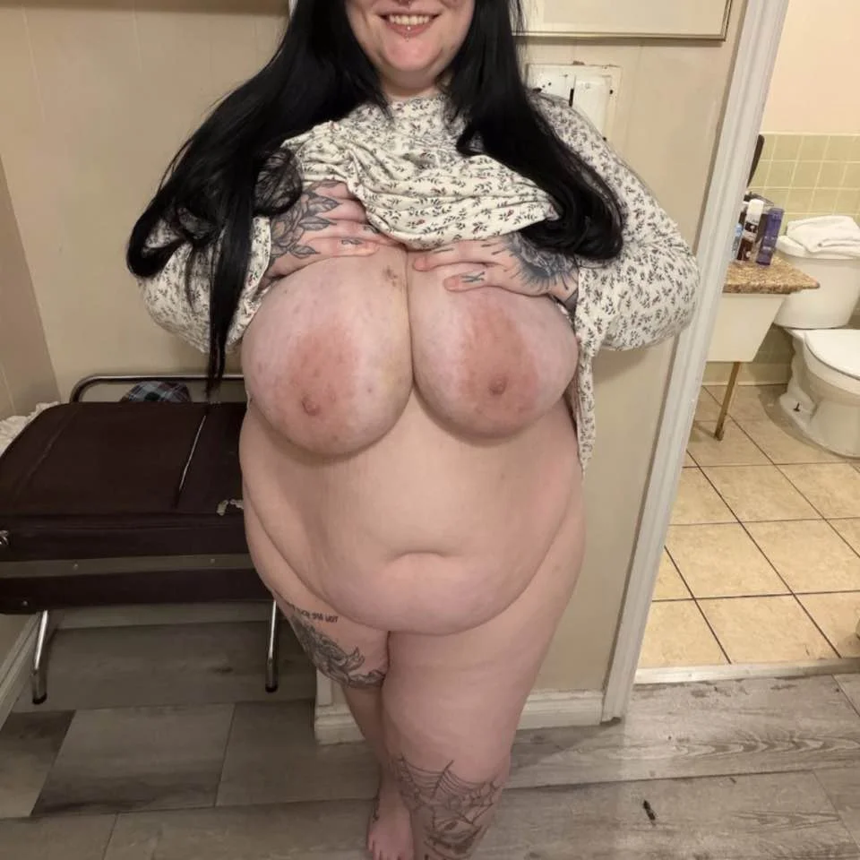 Boredwetmama is this fat piggy whores kik she loves hard cocks sent to her image 24