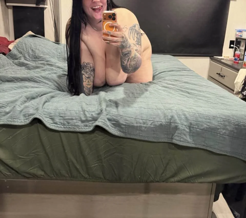Boredwetmama is this fat piggy whores kik she loves hard cocks sent to her image 32