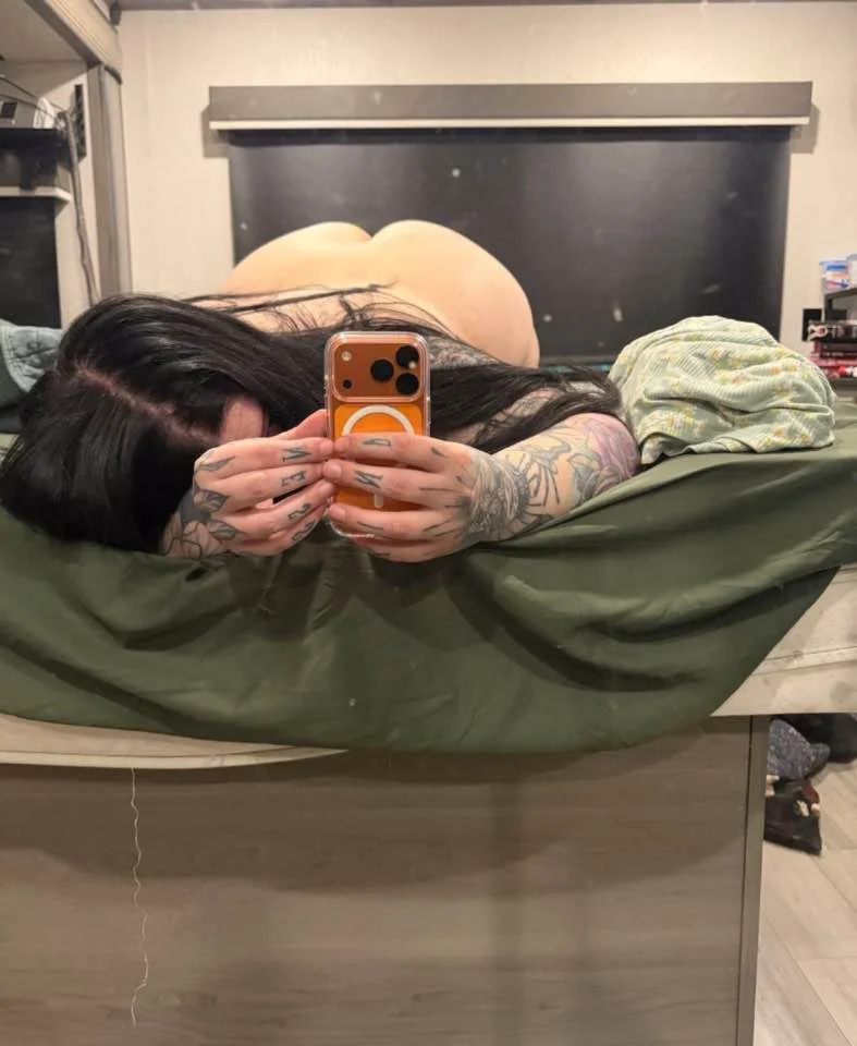 Boredwetmama is this fat piggy whores kik she loves hard cocks sent to her image 33