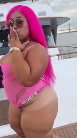BBW HEAVY BUTT🍑 EBONY🍫 BOUNCE⬆️⬇️ ASS🍑 ON BOAT🛥 PINKY🩷 image 8