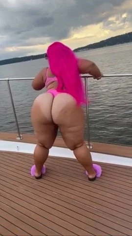 BBW HEAVY BUTT🍑 EBONY🍫 BOUNCE⬆️⬇️ ASS🍑 ON BOAT🛥 PINKY🩷 image 9