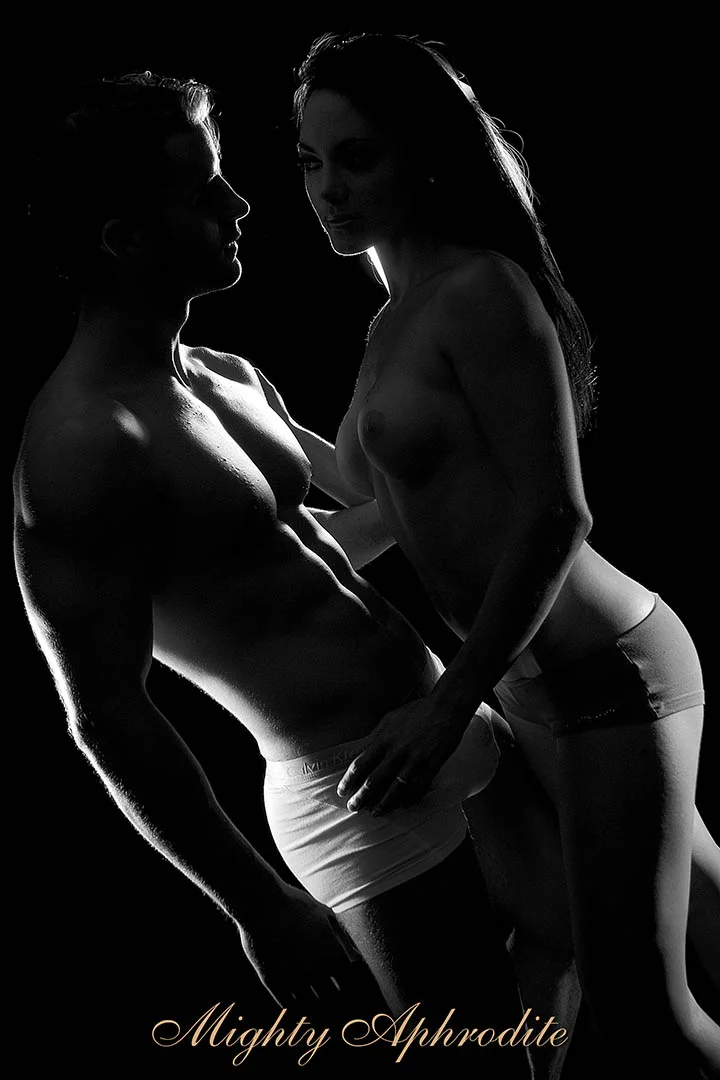 To hot to handle couples Boudoir image 2