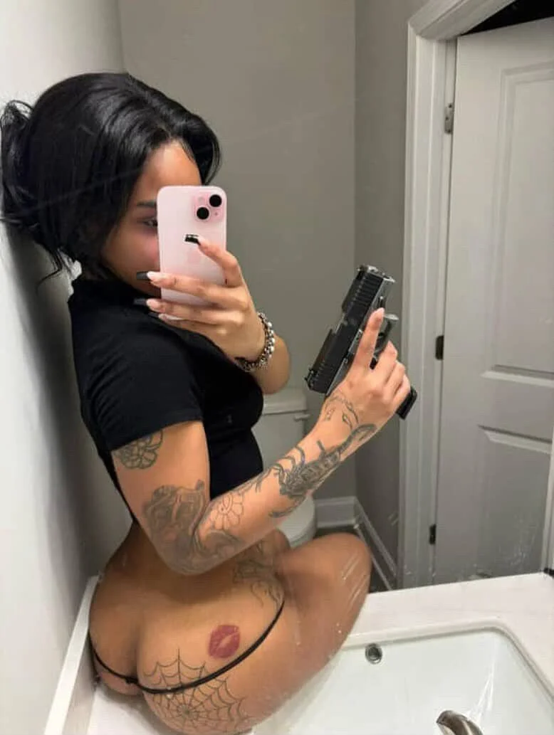 Slim Thick Ebony Stripper image 3