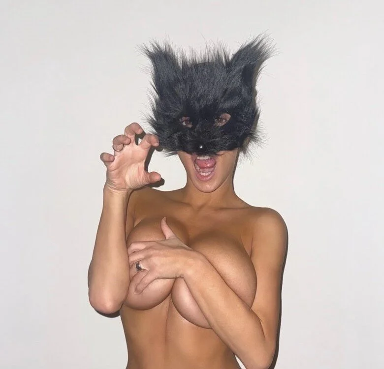 Bianca censori 2 image 4