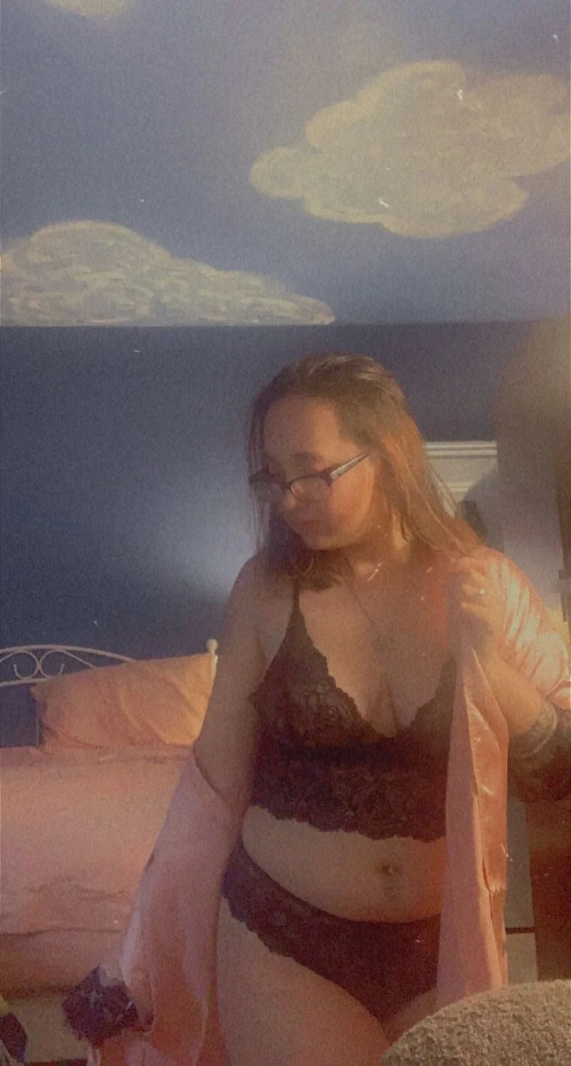 Alyssa image 13