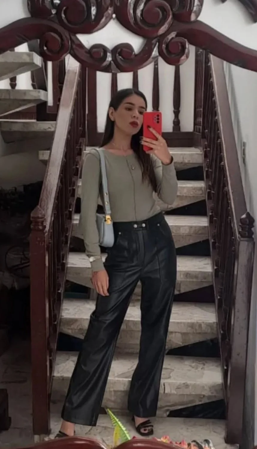 Anahí putita image 4