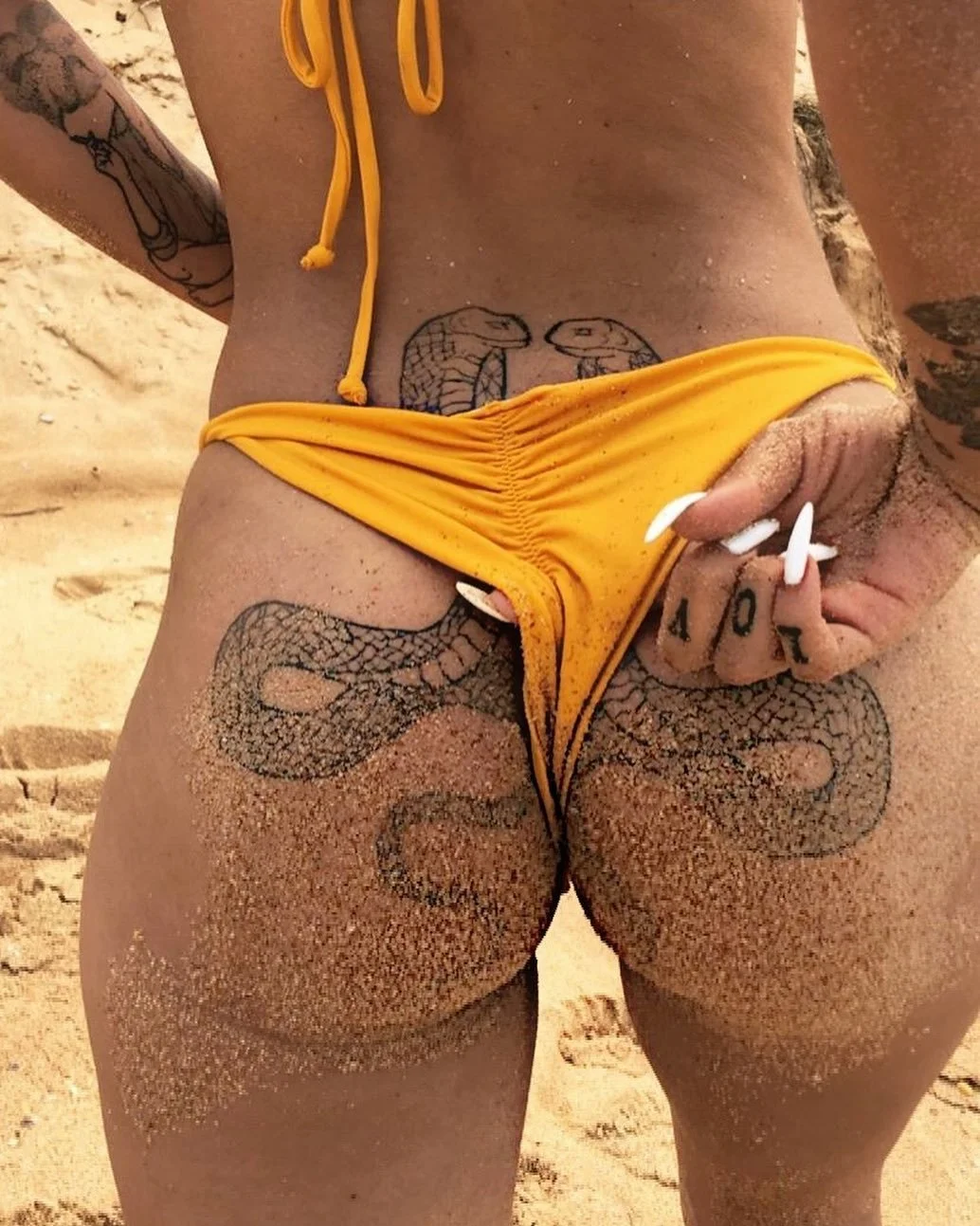 Novinha gostosa da bundinha tatuada image 5