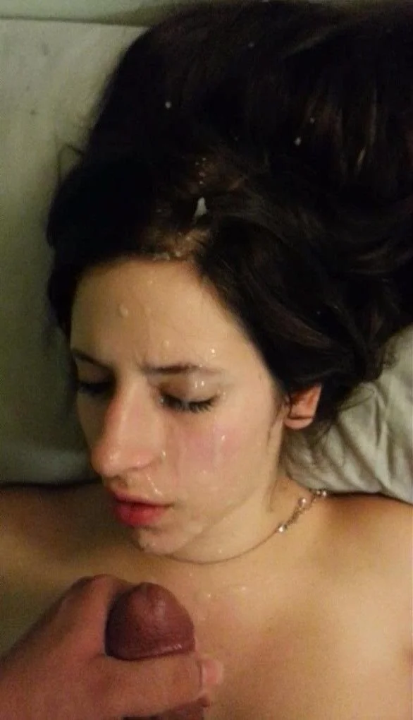 Webslut Alyssa exposed image 3