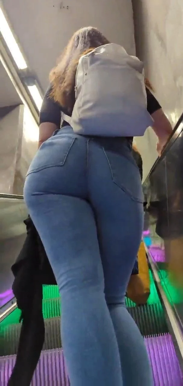 As melhores bundas flagradas com câmera escondida image 36