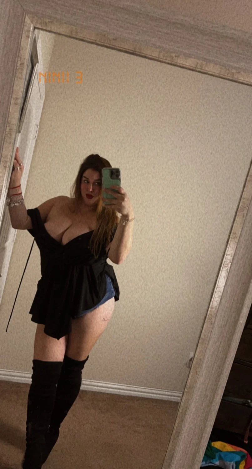 Sexy nikol image 5
