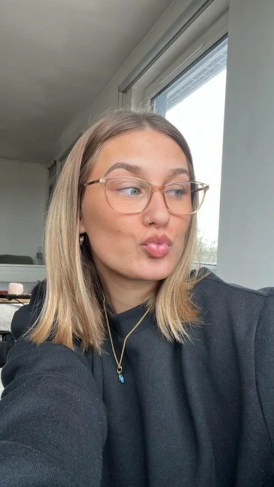 College blonde kik slut Meg, 22, displays her holes and her fucking from all angles! image 2