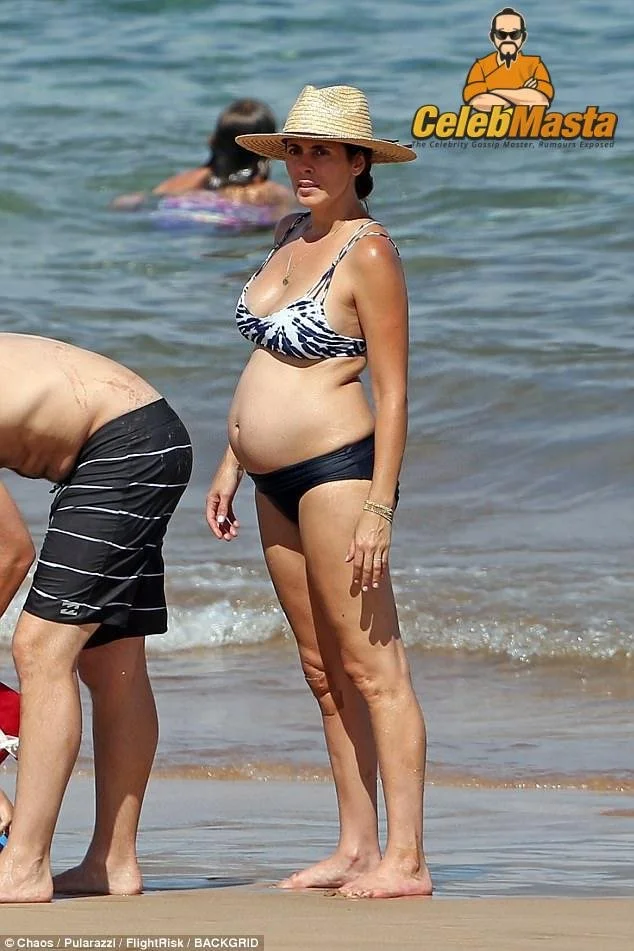 Pregnant Jamie Lynn sigler image 8