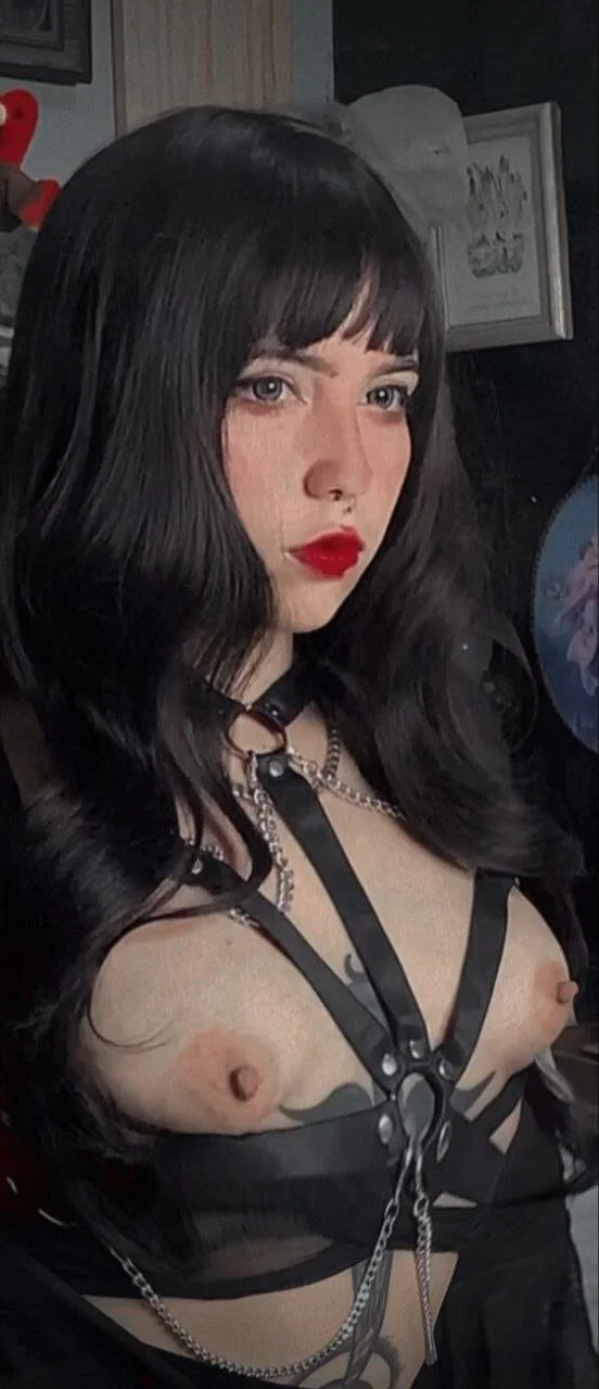 La sexy puta tatuadora Susana Domínguez pt2 image 7