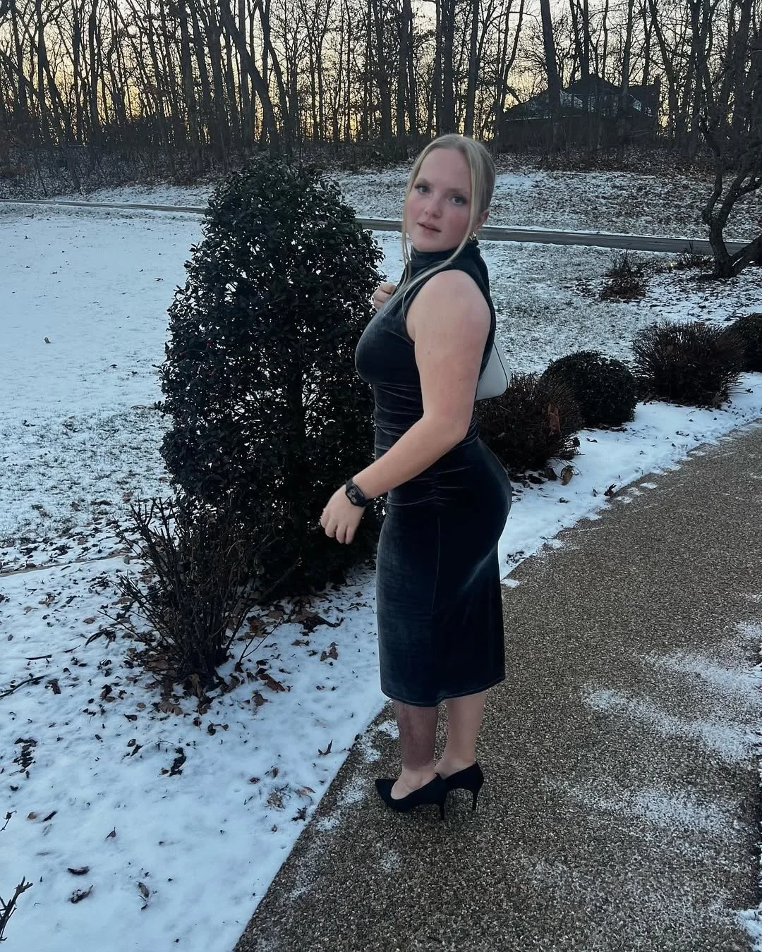 Rhiannon is perfectly shaped image 21