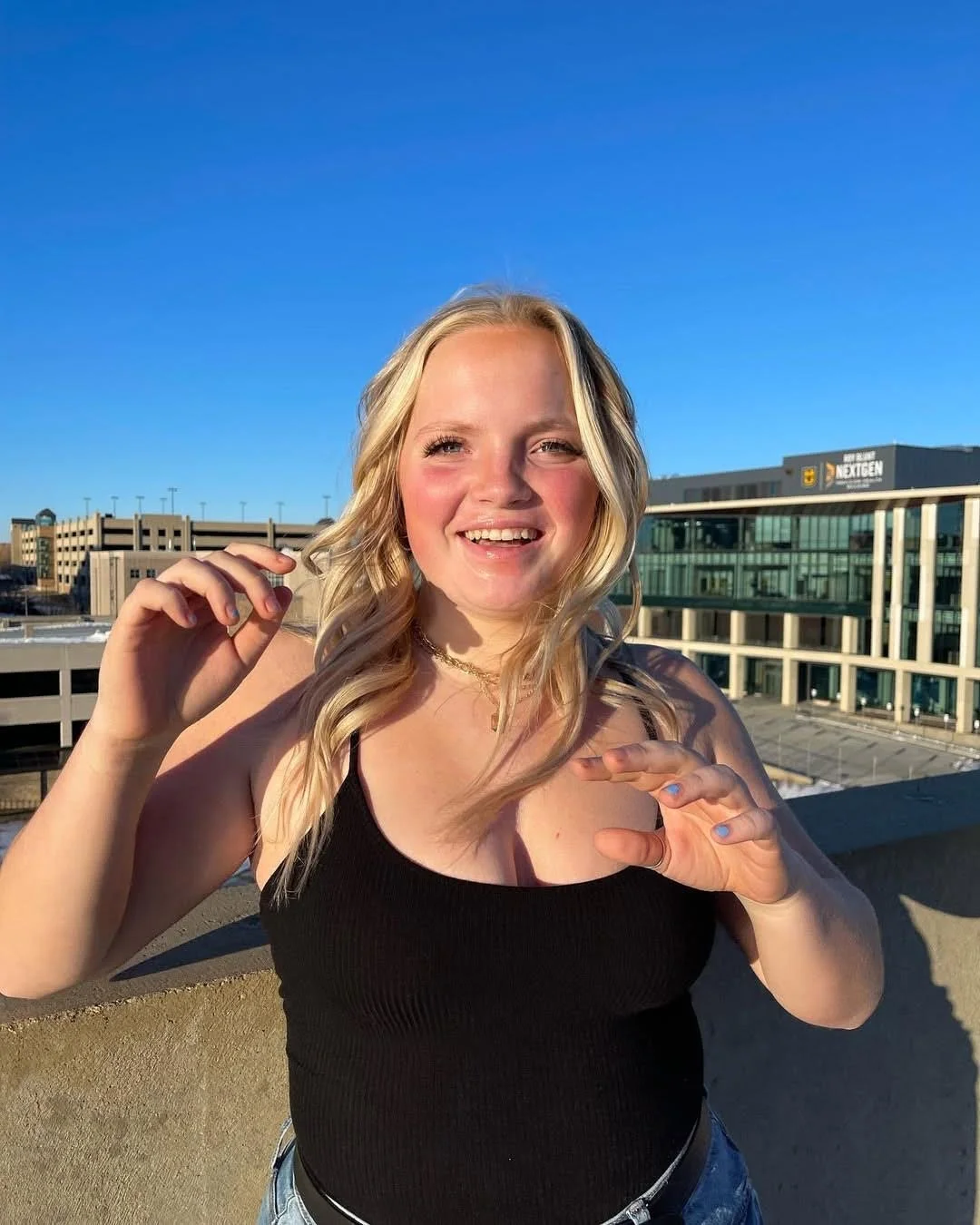Rhiannon is perfectly shaped image 23
