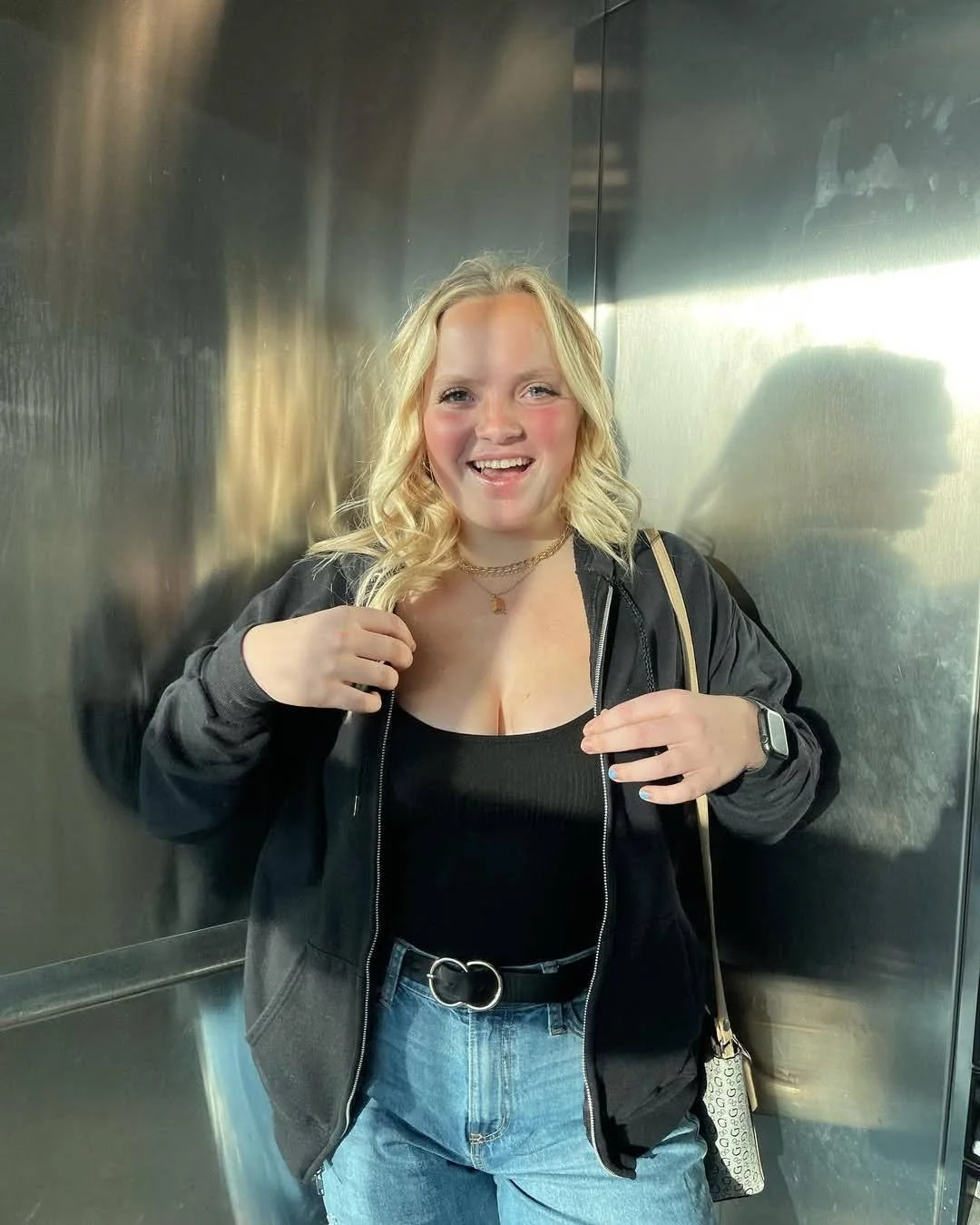 Rhiannon is perfectly shaped image 33