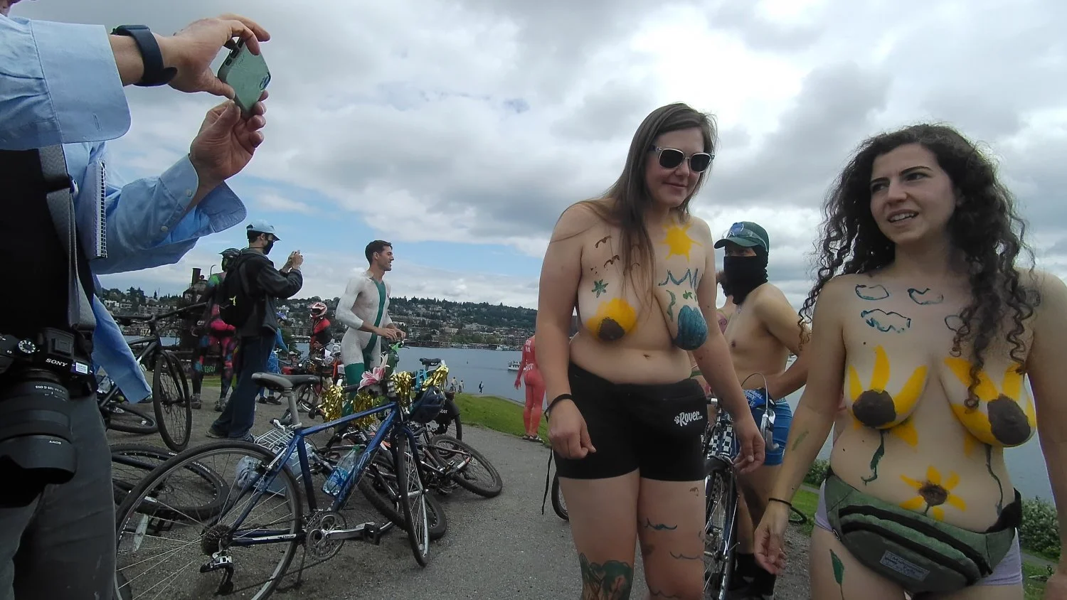 The floppy tit sisters: 2022, 2023, 2025 image 3