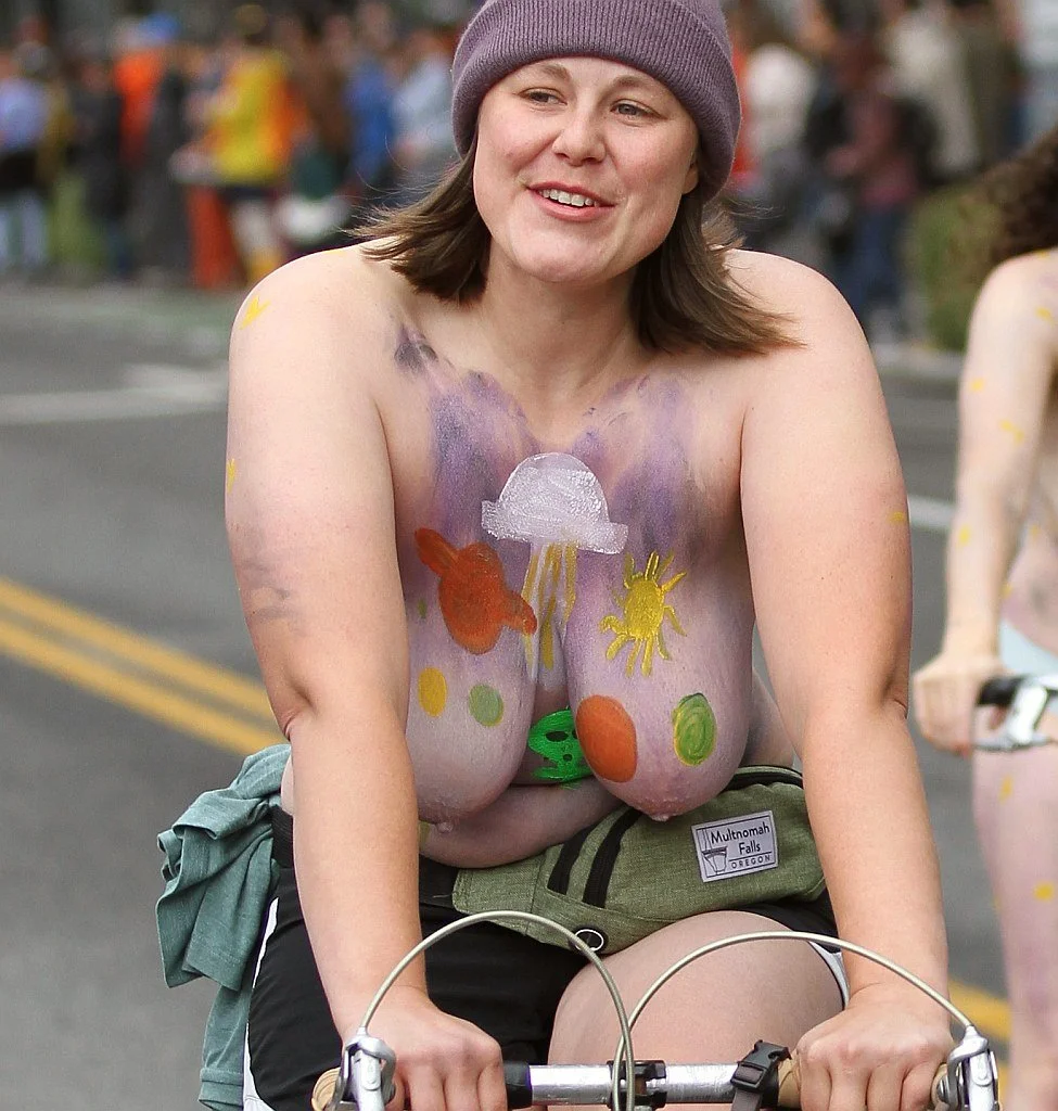 The floppy tit sisters: 2022, 2023, 2025 image 5