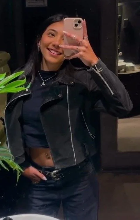 Martii flaquita putita bien rica image 9