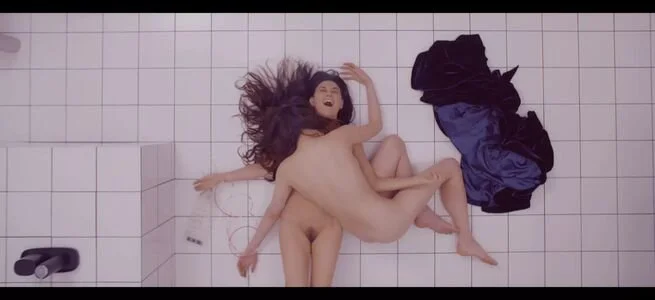 Margaret qualley image 4