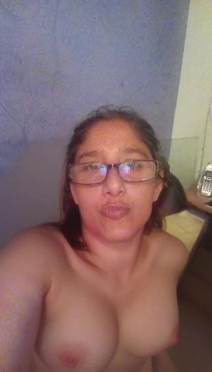la zorra mary masturbandose antes que se la coja su amante ismael pidiendo pito image 2