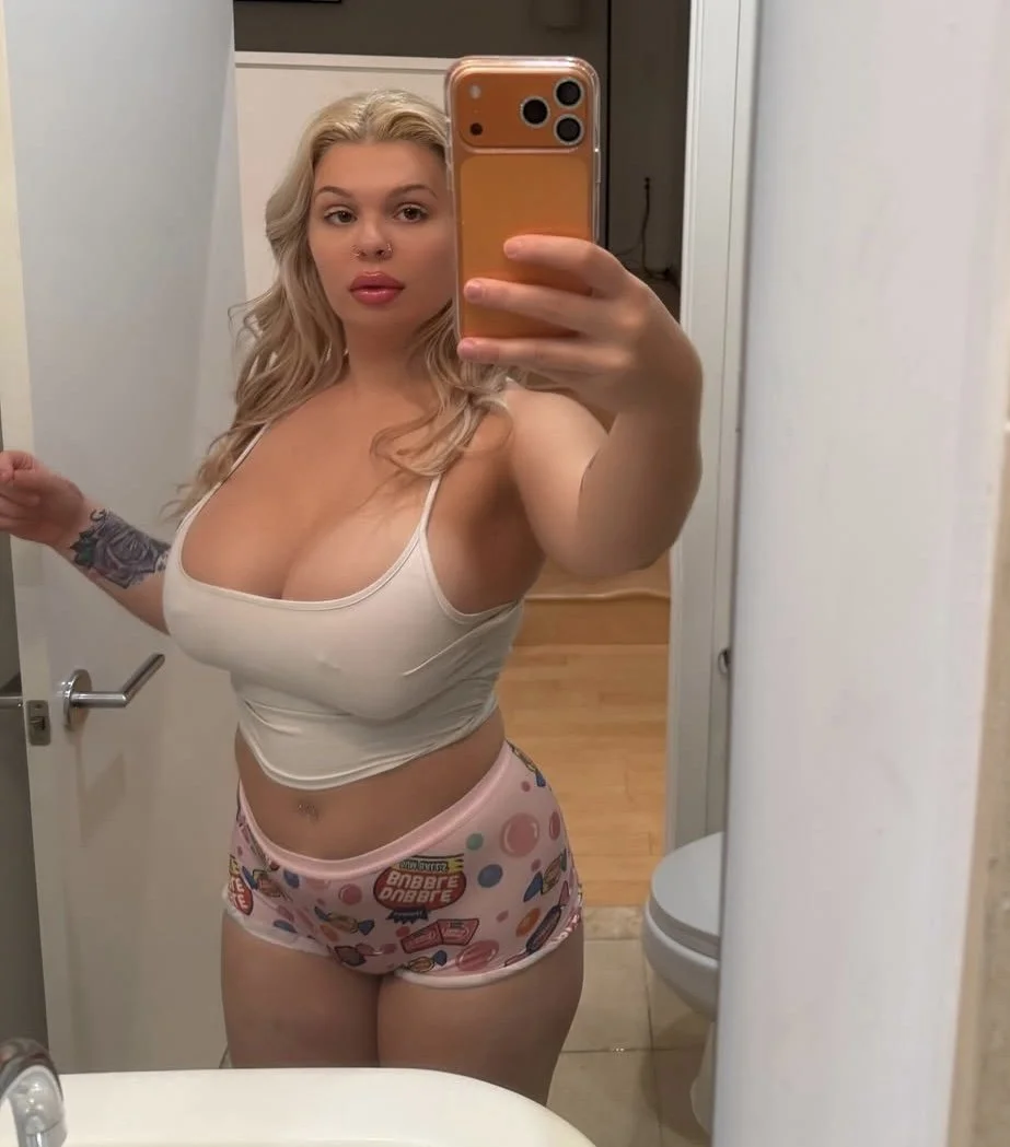 Cheating Snowbunny Sucks And Fucks BBC 🔥 image 3