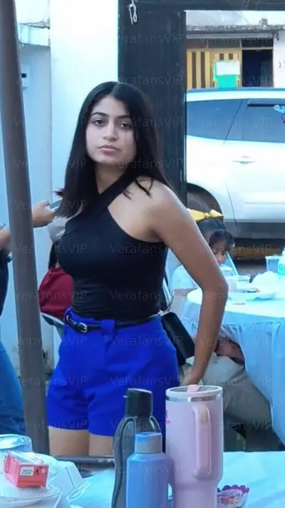 Morboseando a mi prima en la fiesta cover image