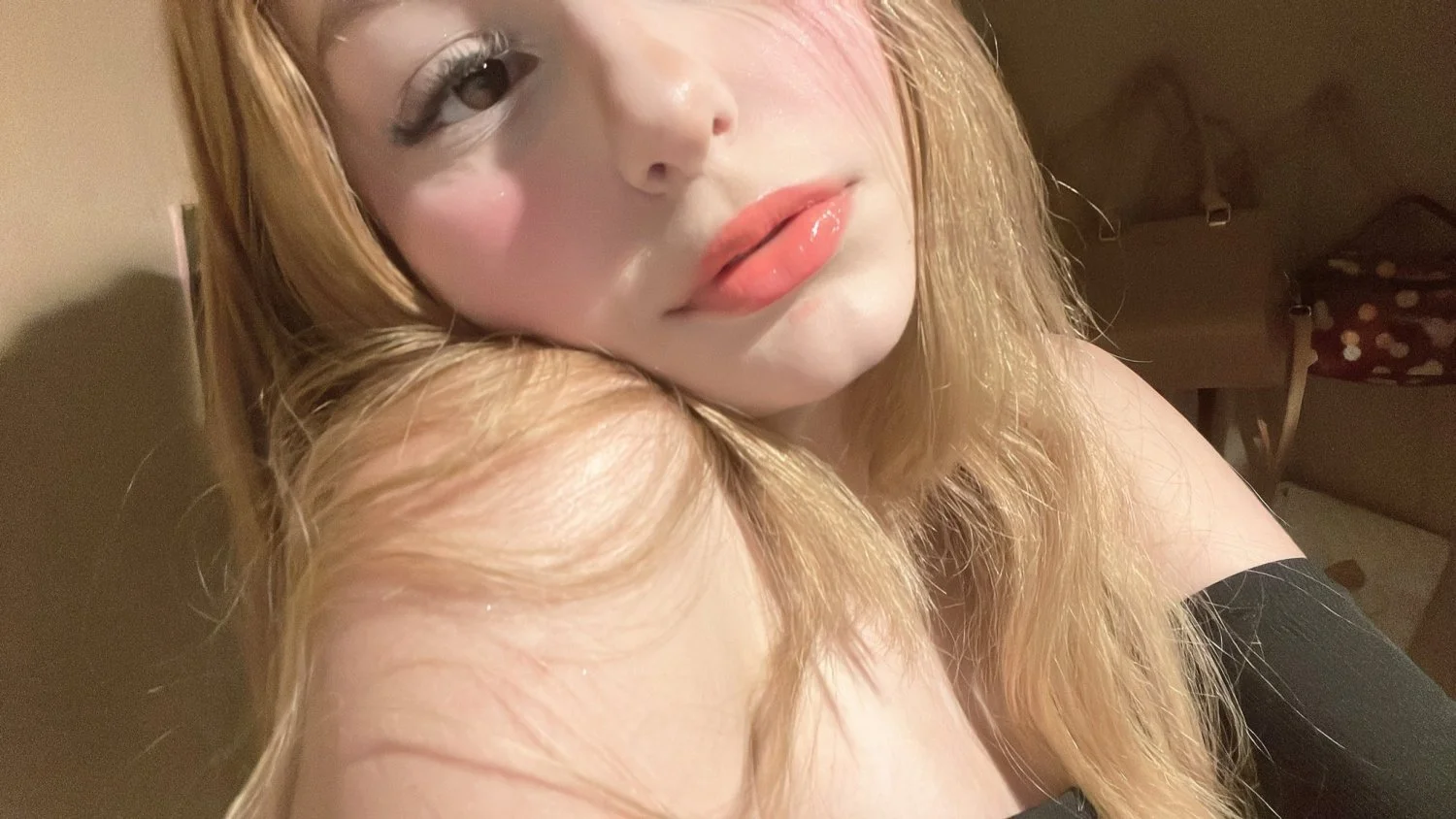 Loirinha branquinha snowbunny showing pussy mostrando tudo image 6