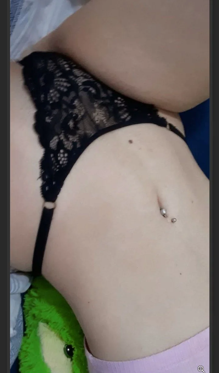 Hermosa flaca de lentes blanquita con enorme culazo rico sexy image 5