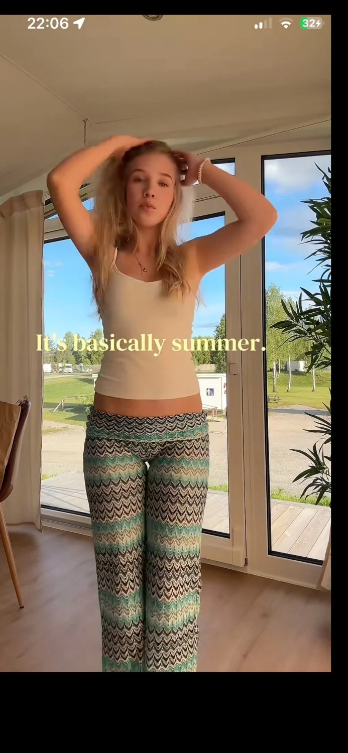 Nipple see thru image 2