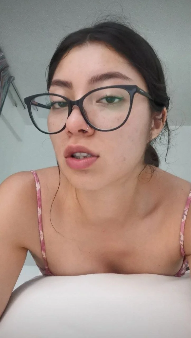 cami morena nerd mineira que adora exibir o bucetão image 4