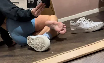 Young milf foot slut exposed cover image