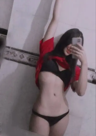 Delícia de magrinha gostosa vazada cover image