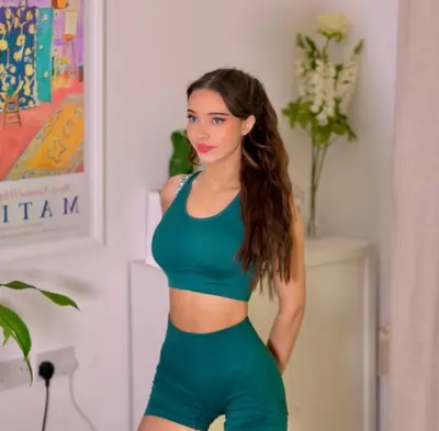 British Streamer Lydia cover image
