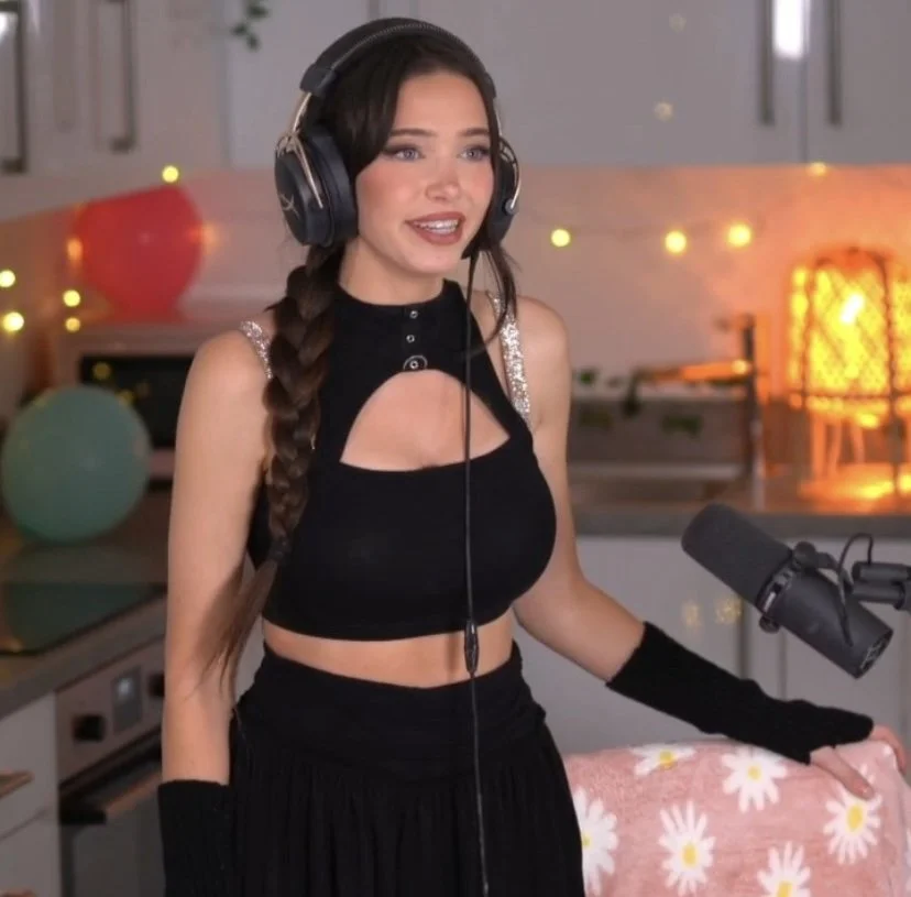 British Streamer Lydia image 3