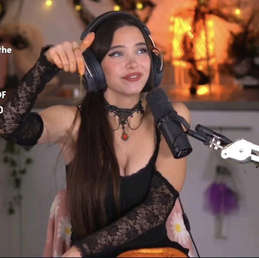 British Streamer Lydia image 4