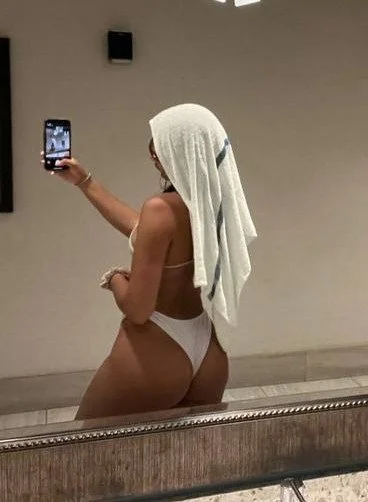 Sexy Latina Baddie image 19