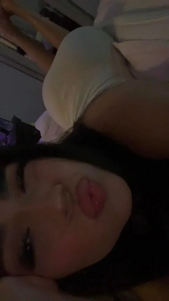 Sexy Latina Baddie image 36