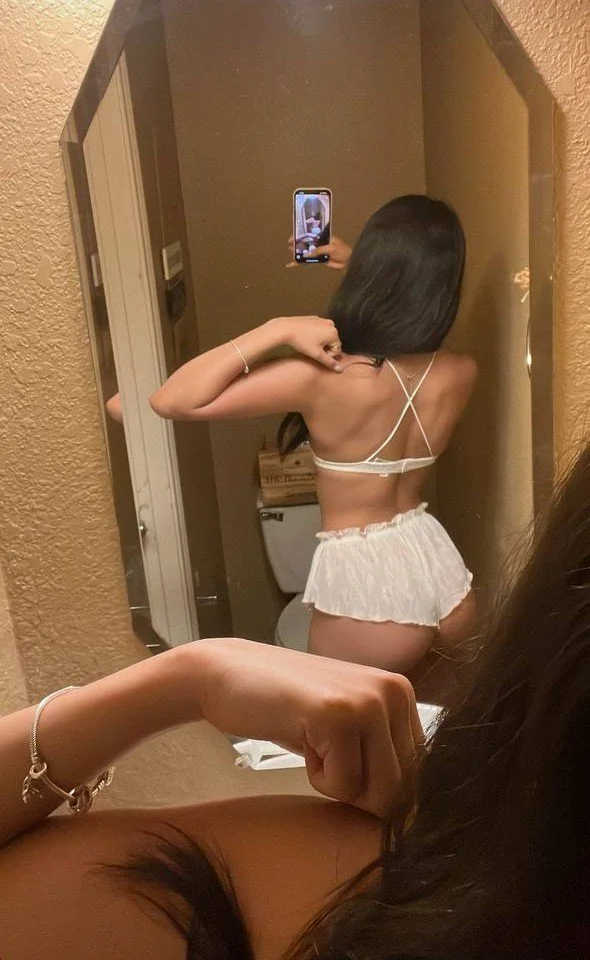 Sexy Latina Baddie image 8