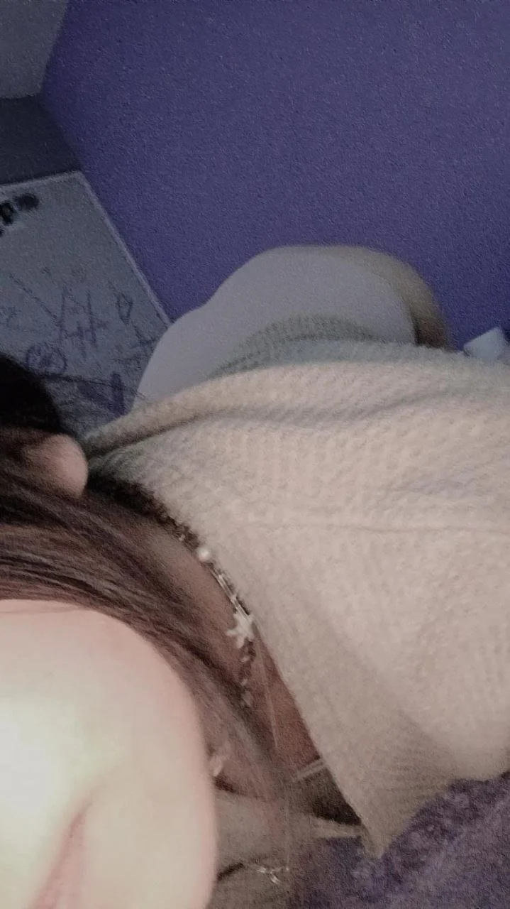 Perra con grandes tetas image 9