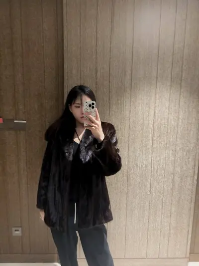Asian girl leaked with her Instagram cover image