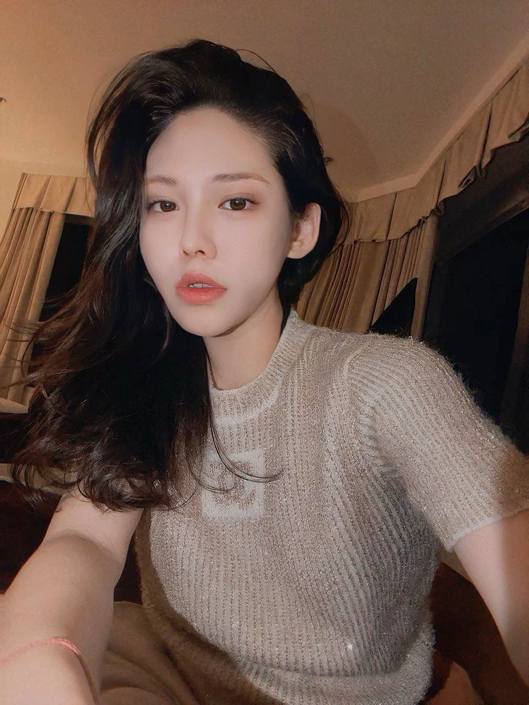 Asian girl leaked with her Instagram image 3