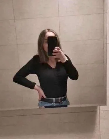 Petite tele slut leaked image 1