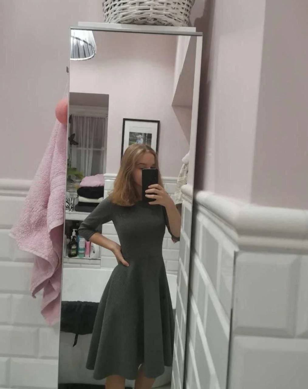 Petite tele slut leaked image 2