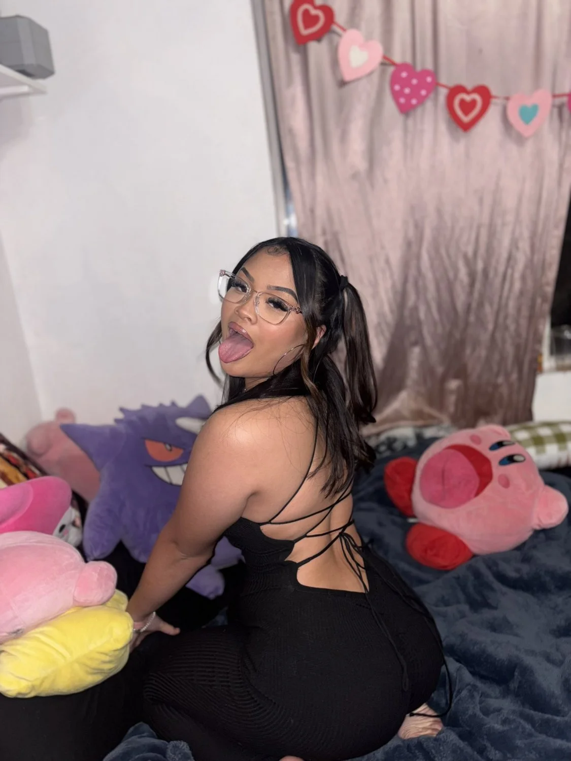 Asian Baddie sucking and throwing it back on Mexican dick image 6