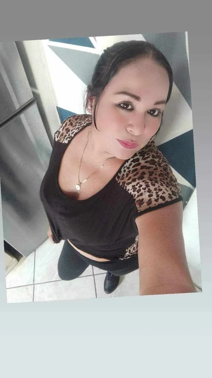 Madura puta ya no la coje su marido decidió k la comiera yo image 16