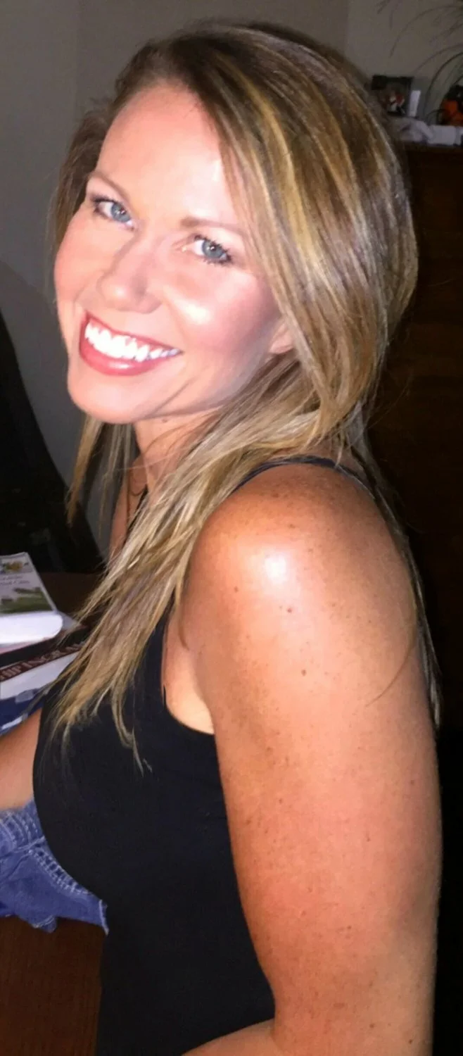 Sexy wife Susan image 10