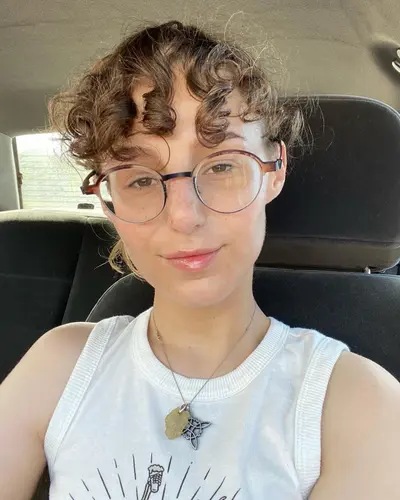 College cute girl Sells Her Nudes To Pay Tuition :) Add me on kik : TinaaaaSK420 cover image