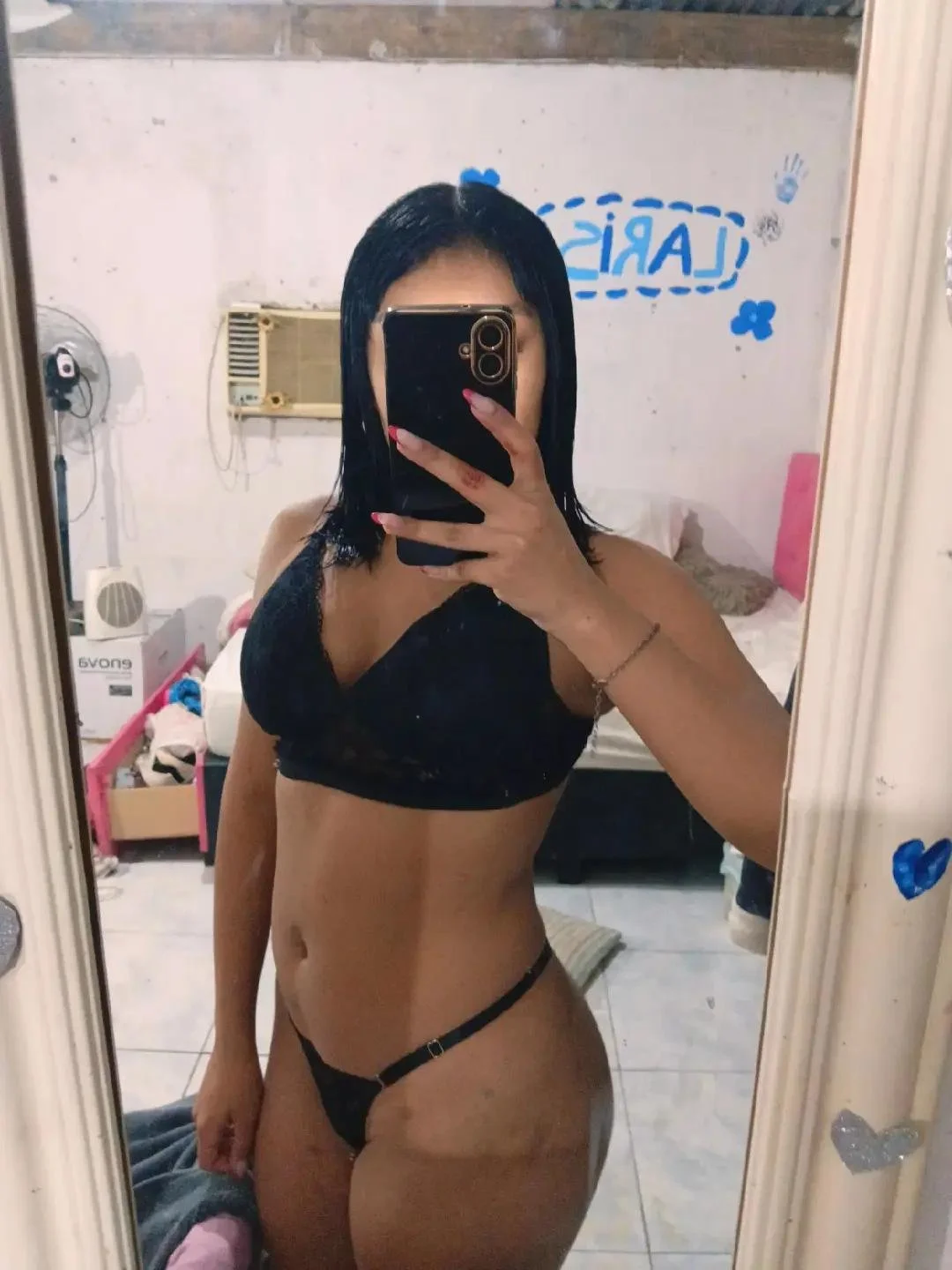 Lari Pendeja putita image 3