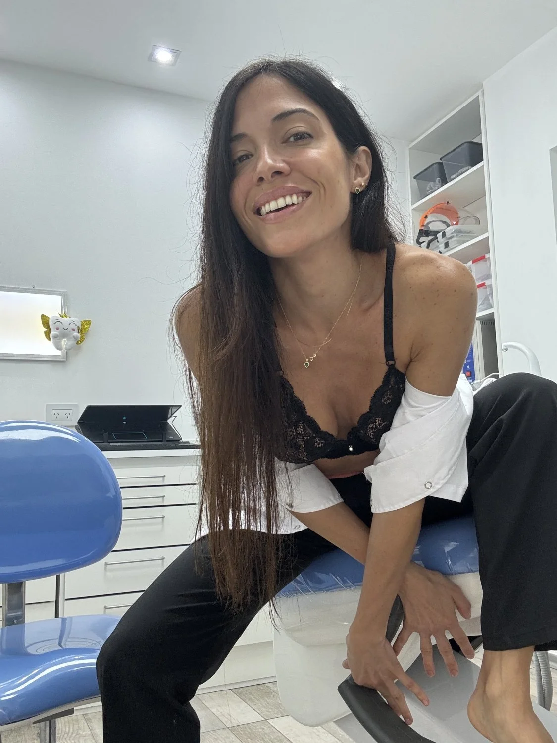 I welcome my patients with a big smile so that they can then fill it with semen image 2